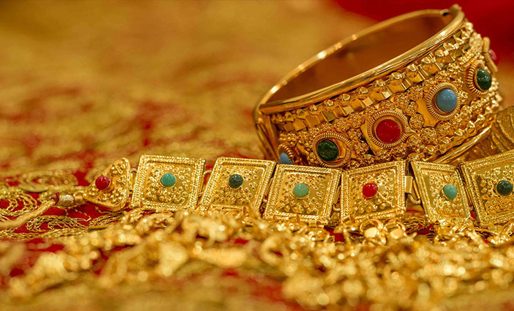 gold bangle buyers